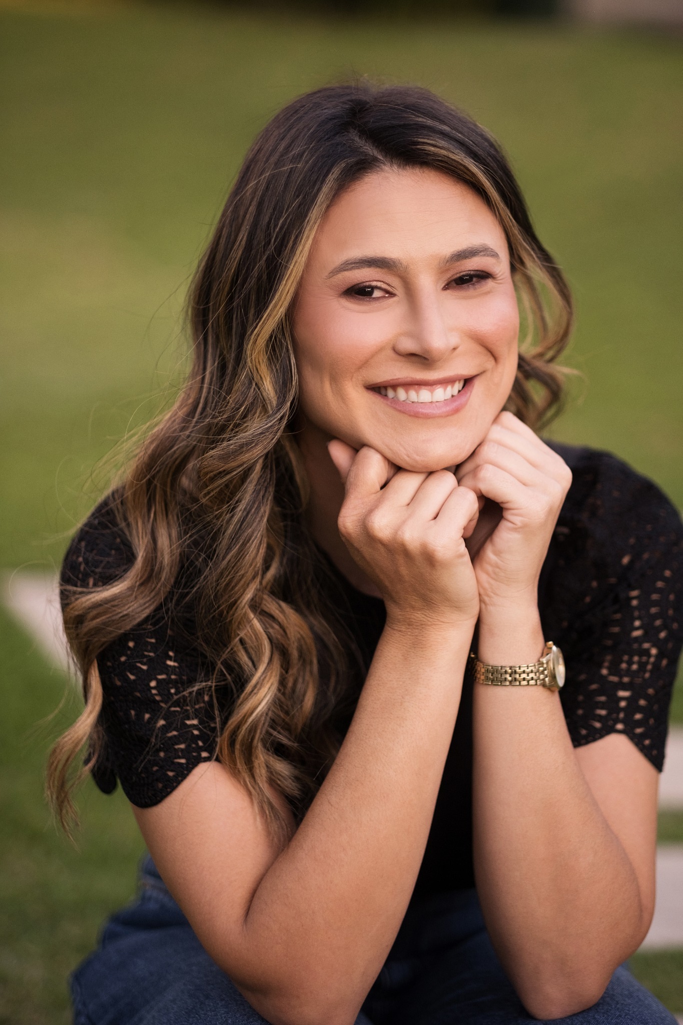 Cliente Magrass sorrindo em retrato ao ar livre